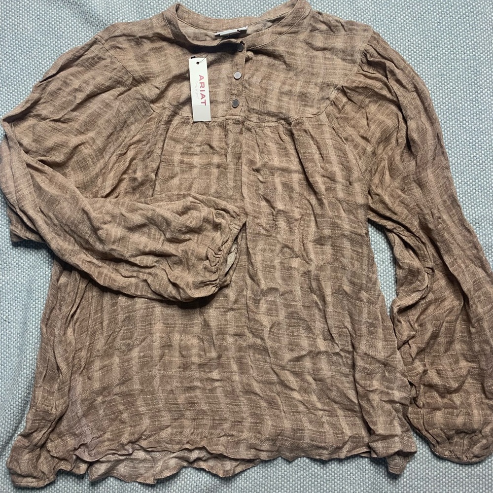 Women’s new Ariat Blouse